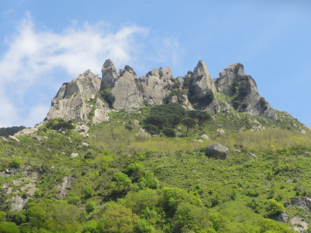 Forio d'Ischia. Blick auf Felsformation Bocca di Serra